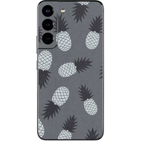 Black and White Pineapples Galaxy S22 Skin